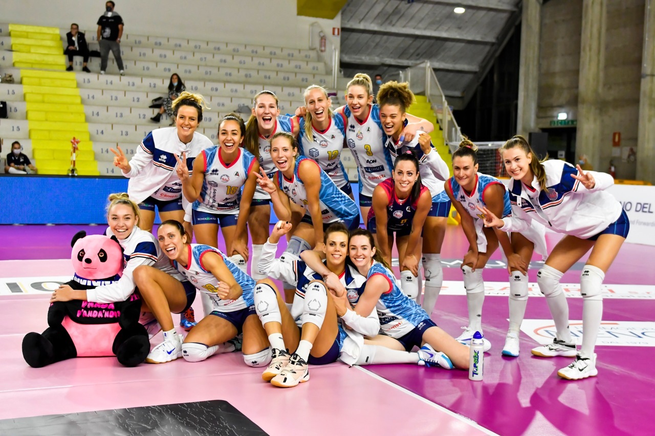 “Nessun posto è bello come casa mia”, quattro vittorie in sette giorni per la Savino Del Bene Volley
